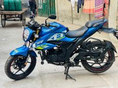 Suzuki Gixxer Dual Disc Dual Tone